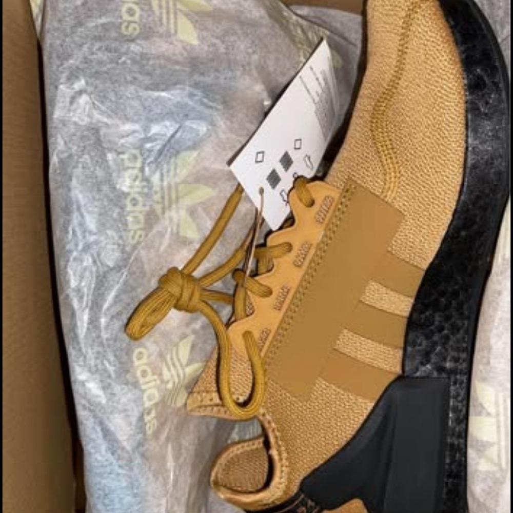 Adidas NMD R1.V2 - Picture 6 of 7